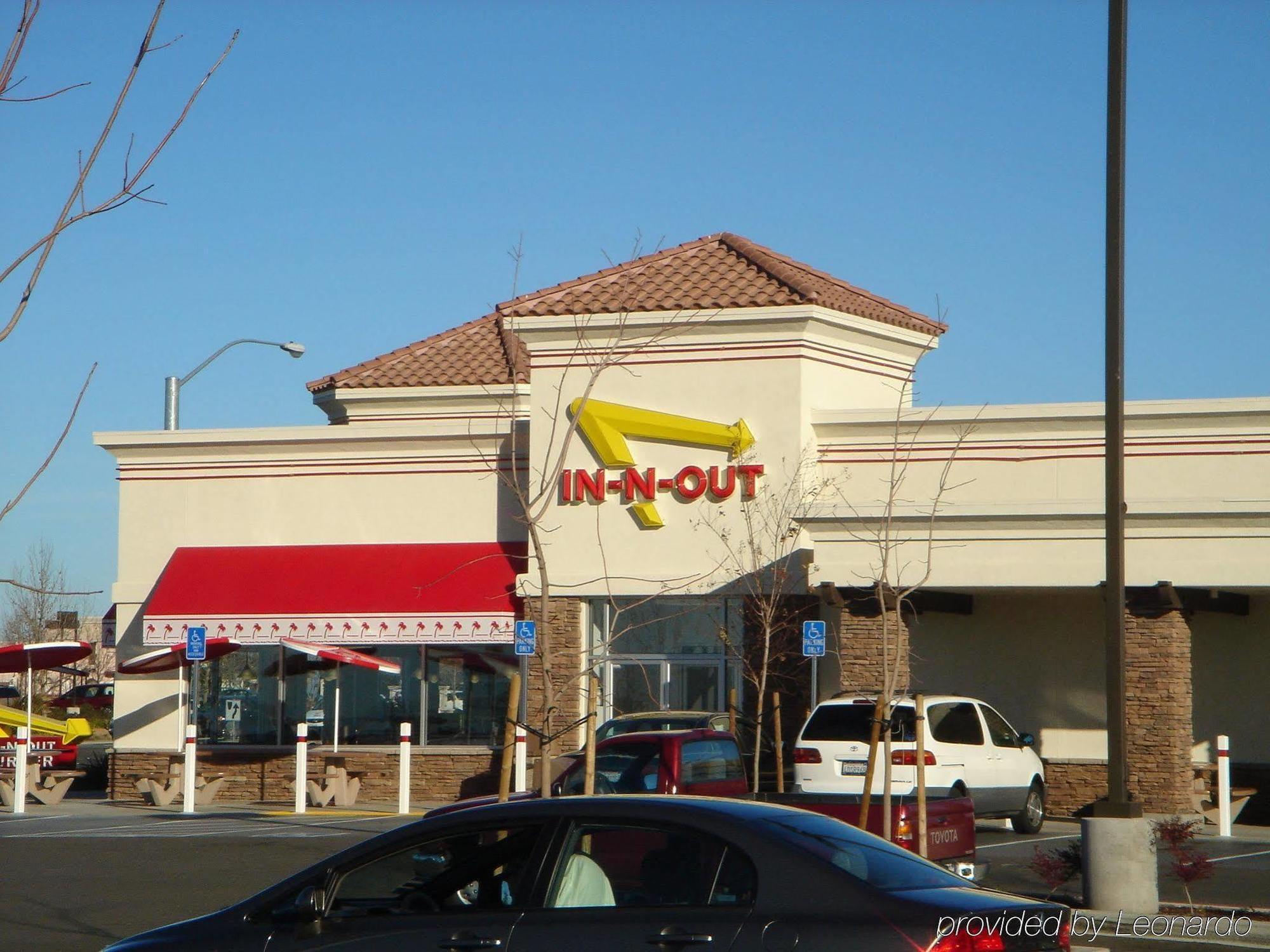 Holiday Inn Express Hotel & Suites Sacramento Airport Natomas, An Ihg Hotel Extérieur photo