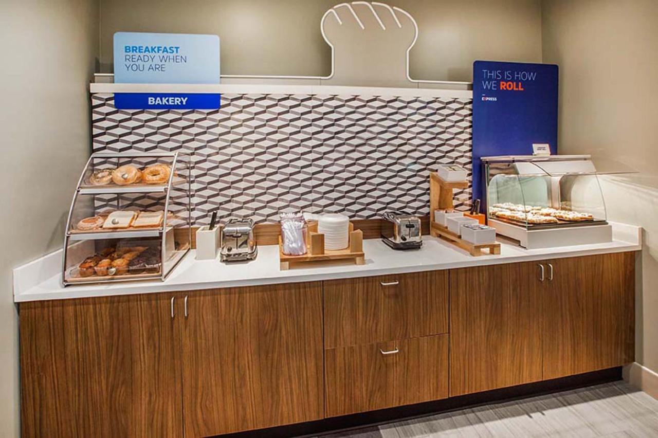 Holiday Inn Express Hotel & Suites Sacramento Airport Natomas, An Ihg Hotel Extérieur photo